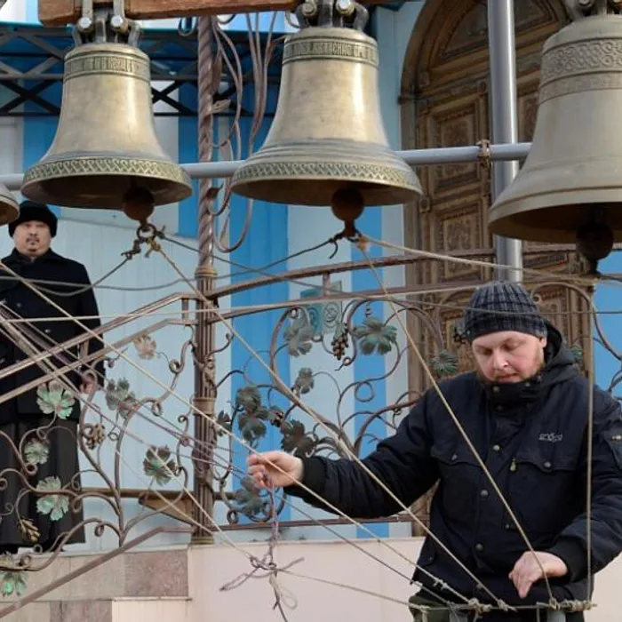 В звонах душа трепетала