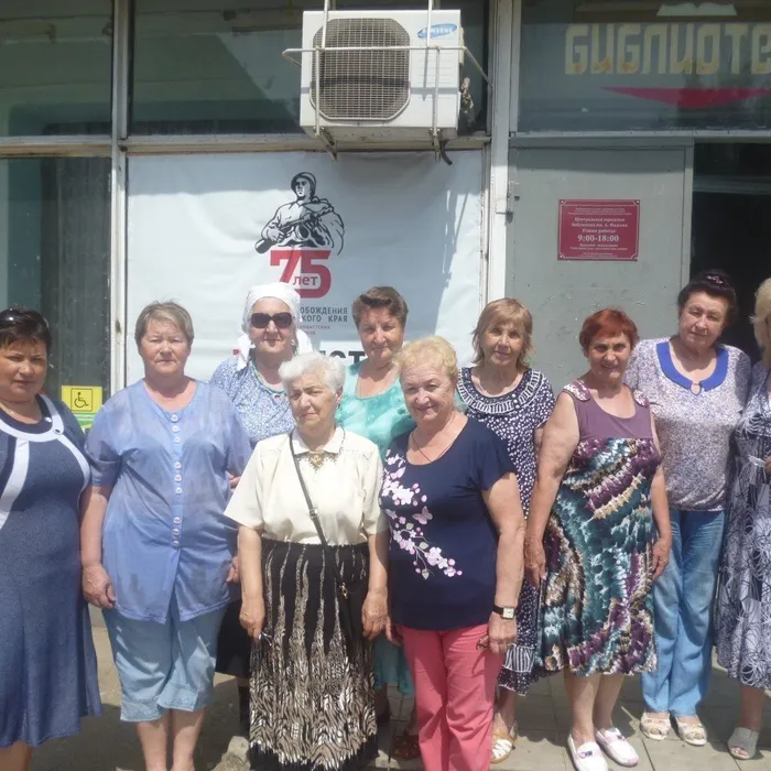 «И шли на войну девчата»