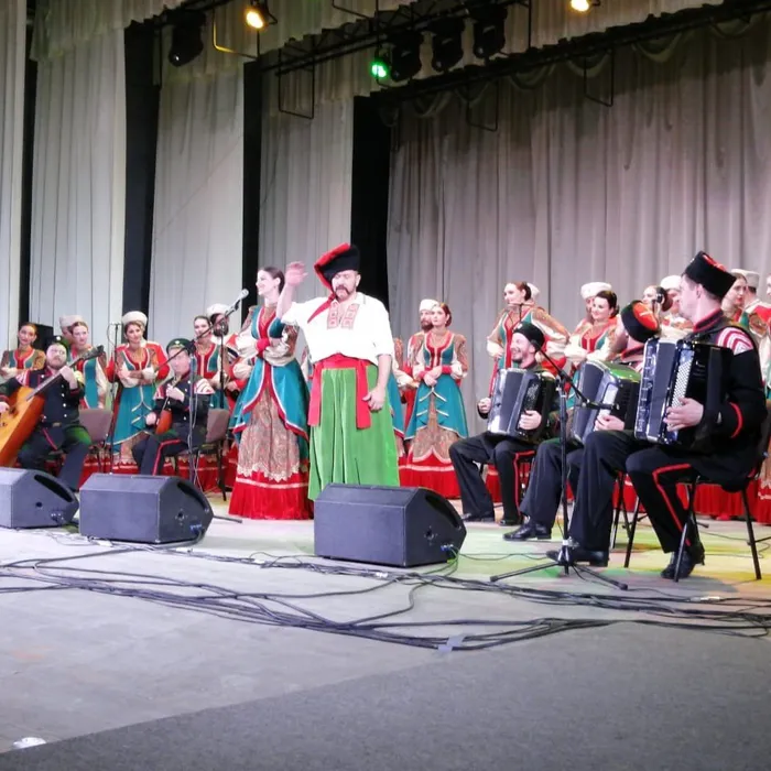 В городе Гулькевичи дал свой концерт Кубанский казачий хор