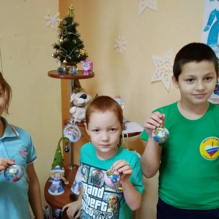 Праздник ёлочной игрушки