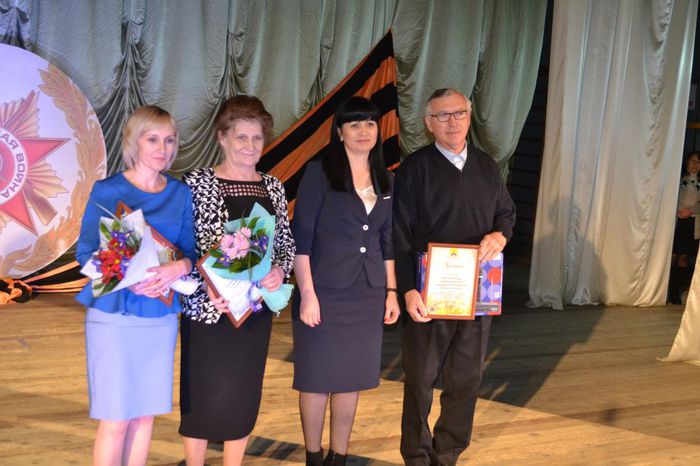 Элеонора Морозова с победителями учреждений культуры