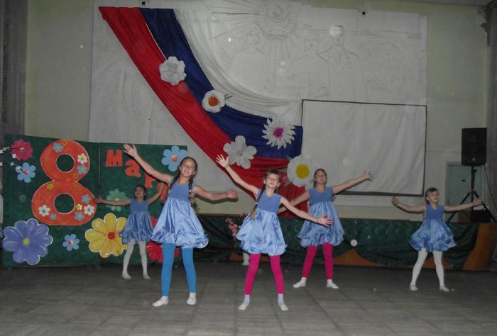средняя группа танцевального коллектива "Сувенир"